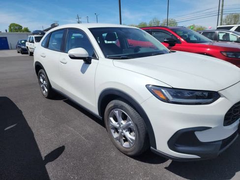 Used 2024 Honda HR-V LX image 2
