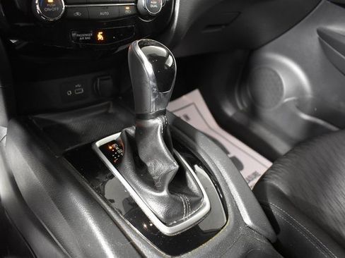 Used 2018 Nissan Rogue SV image 24