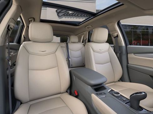 New 2025 Cadillac XT5 Premium Luxury image 16