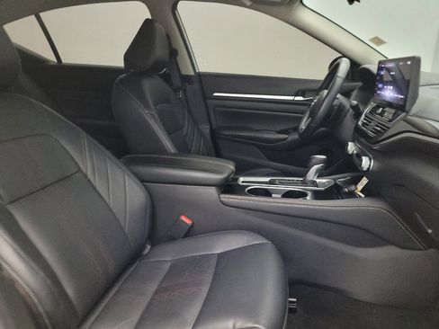 Used 2024 Nissan Altima 2.5 SR w/ SR Premium Package FWD image 21