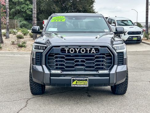 Used 2023 Toyota Tundra Platinum AWD/4WD image 2