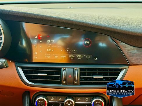 Used 2020 Alfa Romeo Giulia AWD w/ Cold Weather Package image 10