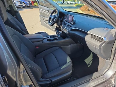 Used 2022 Nissan Altima 2.5 SV image 41