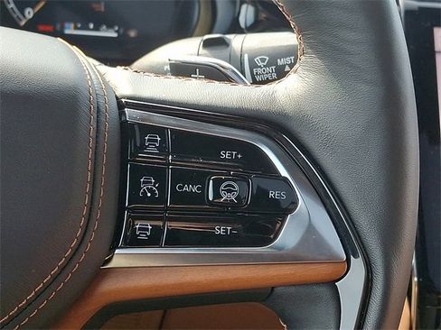 Used 2025 Jeep Grand Cherokee Summit w/ Adv Protech Group IV image 23