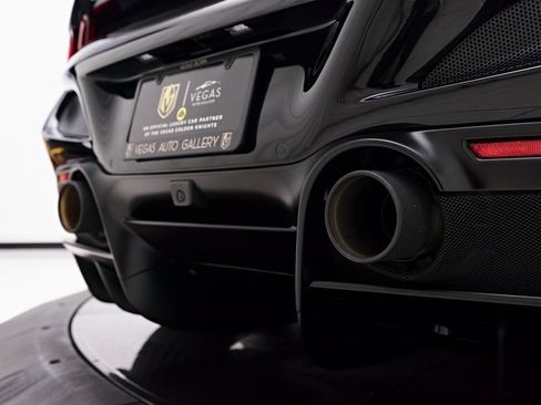 Used 2022 Ferrari F8 Tributo image 39