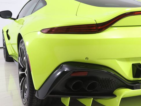 Used 2019 Aston Martin V8 Vantage Coupe RWD image 32