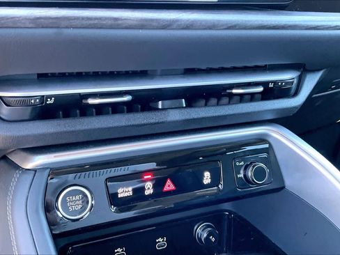 Certified 2025 Audi Q5 Premium w/ Convenience Package image 30