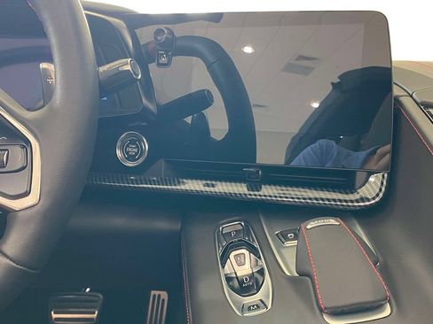 Used 2023 Chevrolet Corvette Stingray Premium Conv w/ Z51 Performance Package RWD image 28