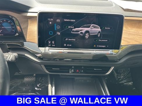 Used 2025 Volkswagen Atlas SE w/ Panoramic Sunroof Package FWD image 17