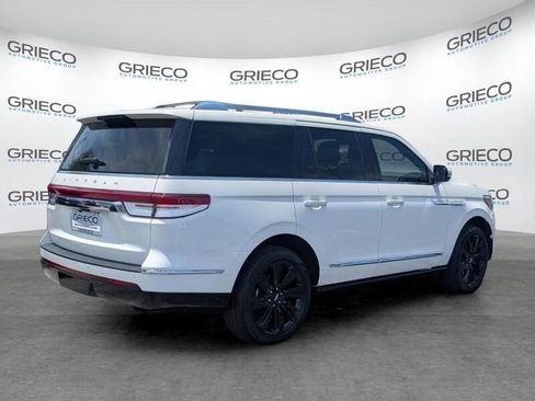 Used 2023 Lincoln Navigator Reserve AWD/4WD image 7