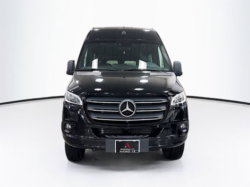Used 2024 Mercedes-Benz Sprinter 2500 image 2