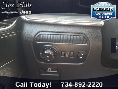 Certified 2024 Jeep Wagoneer Series II w/ Flexible Seating Group AWD/4WD image 17