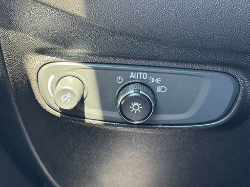 Used 2019 Chevrolet Equinox LT w/ Driver Convenience Package FWD image 34