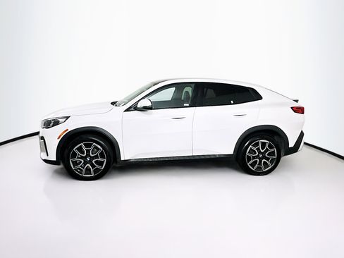 Used 2025 BMW X2 xDrive28i image 4