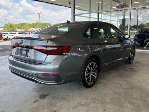 Used 2026 Volkswagen Jetta Sport FWD image 9