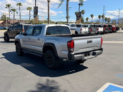 Used 2019 Toyota Tacoma SR5 RWD image 5