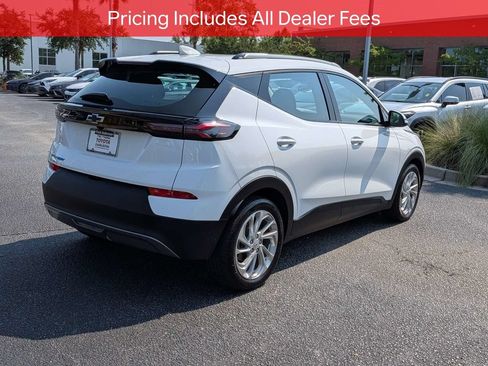 Used 2023 Chevrolet Bolt EUV LT FWD image 4