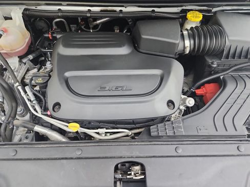 Certified 2023 Chrysler Pacifica Touring-L FWD image 39