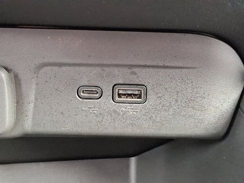 Certified 2025 Chevrolet Trax RS w/ Sunroof Package image 23