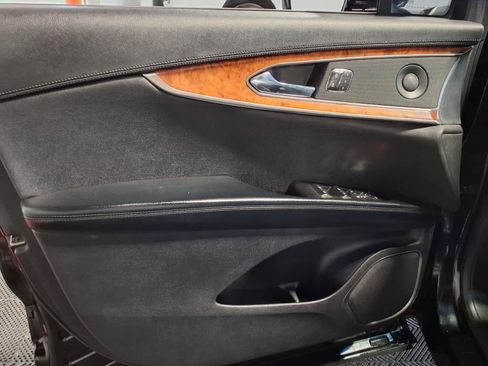 Used 2019 Lincoln Nautilus Reserve image 18