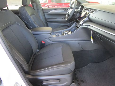 New 2026 Jeep Grand Cherokee Laredo X AWD/4WD image 24