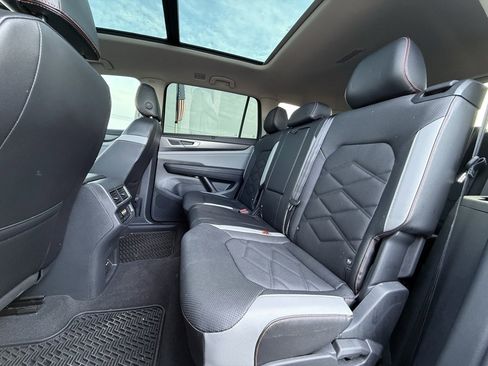 Used 2024 Volkswagen Atlas Peak Edition SE image 25