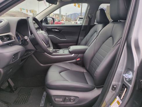 New 2026 Toyota Highlander XLE image 19