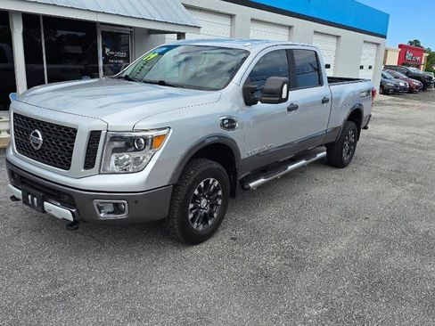 Used 2019 Nissan Titan PRO-4X w/ Pro-4x Convenience Package AWD/4WD image 2