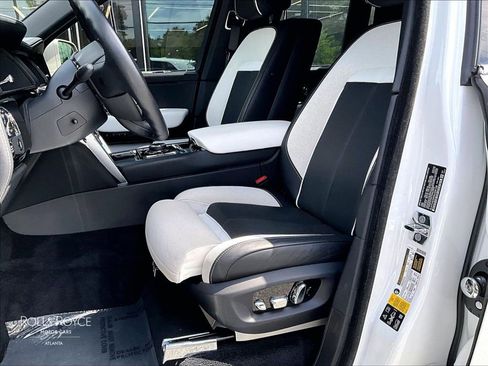 Used 2021 Rolls-Royce Cullinan AWD/4WD image 22