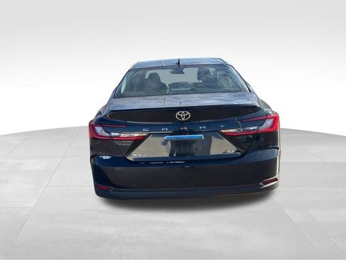 Used 2025 Toyota Camry LE image 5