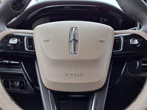 Used 2023 Lincoln Corsair AWD image 16