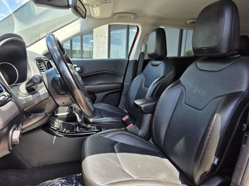 Used 2021 Jeep Compass Limited FWD image 3