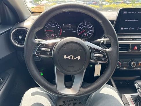Used 2022 Kia Forte LXS w/ LXS Technology Package FWD image 15
