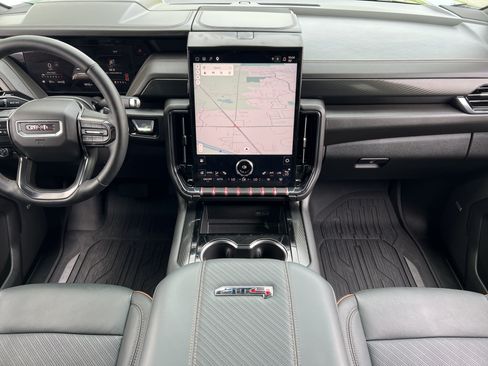 Used 2025 GMC Yukon AT4 w/ AT4 Premium Package AWD/4WD image 37