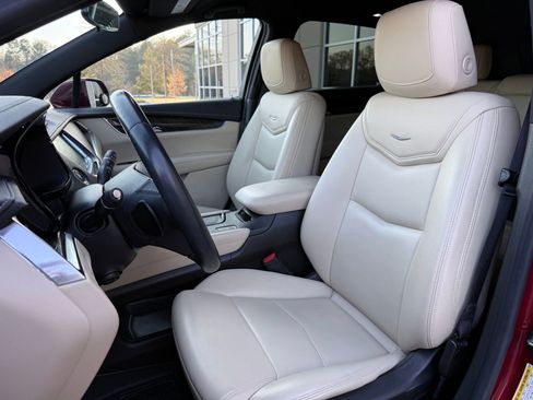 Used 2017 Cadillac XT5 Base image 34