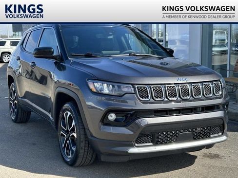 Used 2023 Jeep Compass Limited AWD/4WD image 1