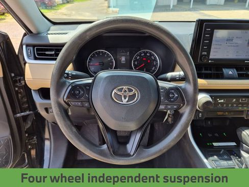 Used 2021 Toyota RAV4 LE FWD image 15