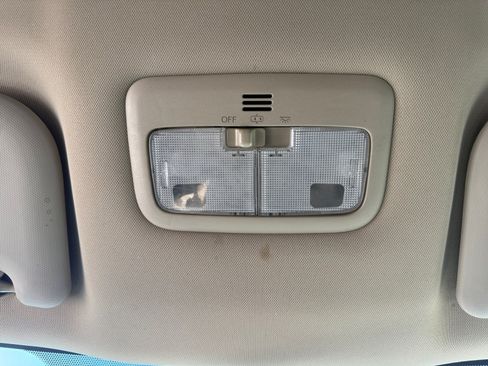 Used 2014 Toyota Corolla LE FWD image 31