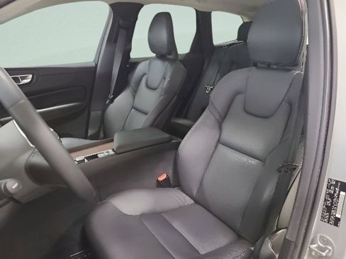 Used 2023 Volvo XC60 B5 Plus AWD/4WD image 20