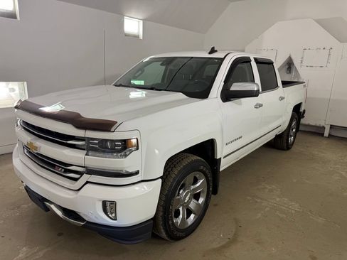 Used 2017 Chevrolet Silverado 1500 LT w/ All Star Edition AWD/4WD image 1
