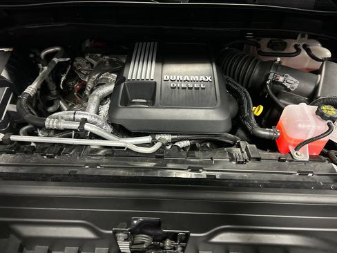 Used 2025 GMC Sierra 1500 Elevation w/ LPO, Elevation Black Package AWD/4WD image 26
