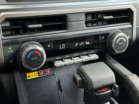 Used 2025 Toyota 4Runner TRD Off-Road image 18