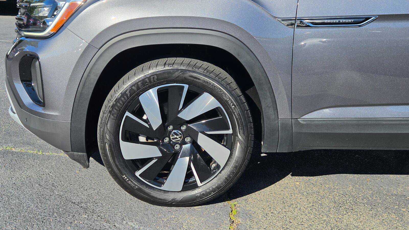 Certified 2024 Volkswagen Atlas Cross Sport SE AWD/4WD image 14