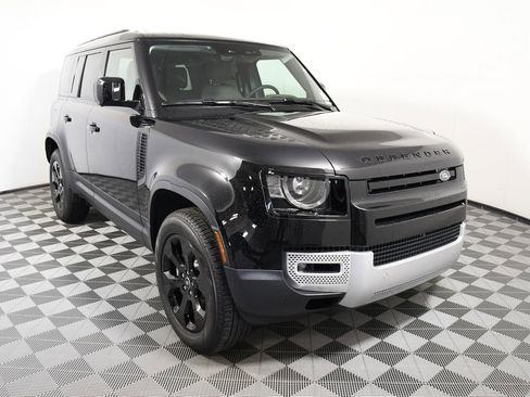 Used 2025 Land Rover Defender 110 S image 9