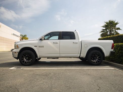 Used 2014 RAM 1500 Laramie w/ Convenience Group AWD/4WD image 8