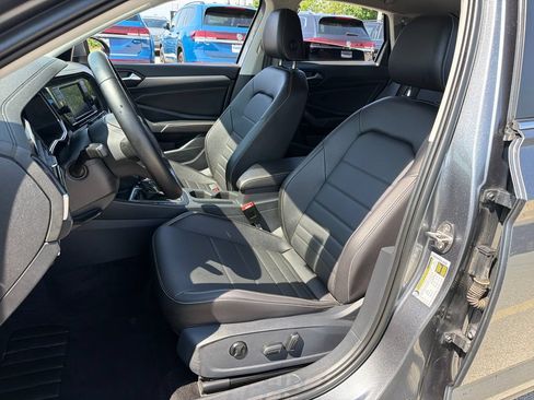 Used 2023 Volkswagen Jetta SE FWD image 7