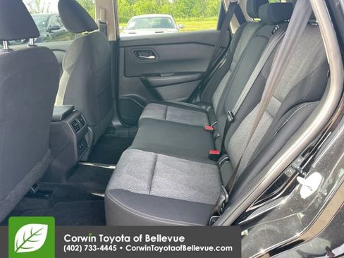 Used 2024 Nissan Rogue SV FWD image 24