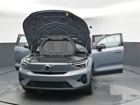Used 2023 Volvo XC40 Recharge Ultimate image 52