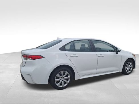 Used 2024 Toyota Corolla LE image 7