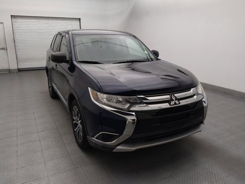 Used 2017 Mitsubishi Outlander ES AWD/4WD image 14